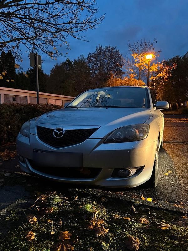 Grau Gebraucht 2004 Mazda 3 Kleinwagen | 1.499 € (Superpreis) - Bild 1/4