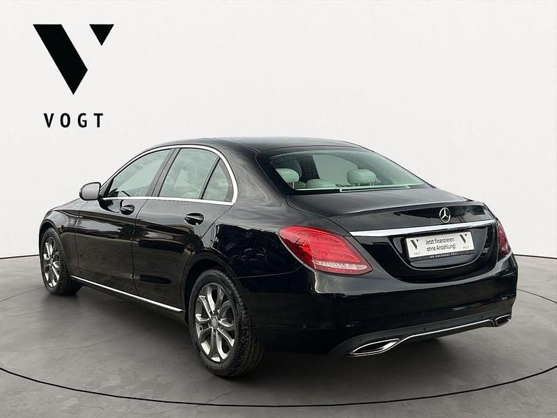Gebraucht Mercedes C250 Avantgarde 211 PS (155 kW) 2016 Obsidioan black Limousine
