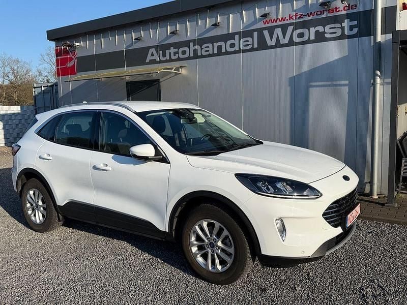 Gebraucht Ford Kuga Titanium 224 PS (164 kW) 2022 Weiß SUV