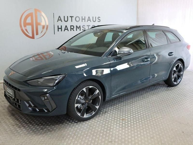 Neu Cupra Leon 150 PS (110 kW) 2025 Blau Limousine