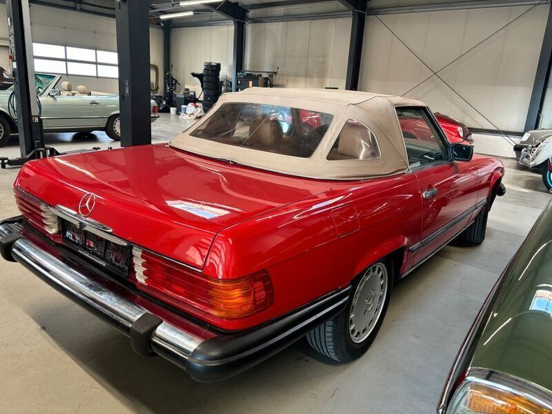 Gebraucht Mercedes 560 232 PS (170 kW) 1986 Rot Cabrio