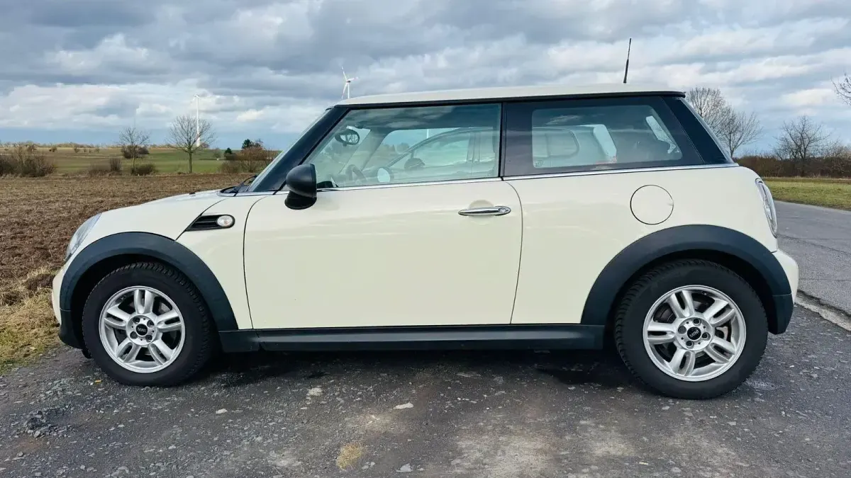 Used Mini ONE 98 HP (72 kW) 2013 White Hatchback
