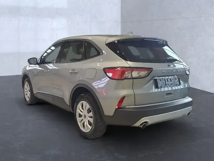 Używany Ford Kuga Cool & Connect 150 KM (110 kW) 2024 Srebrny SUV