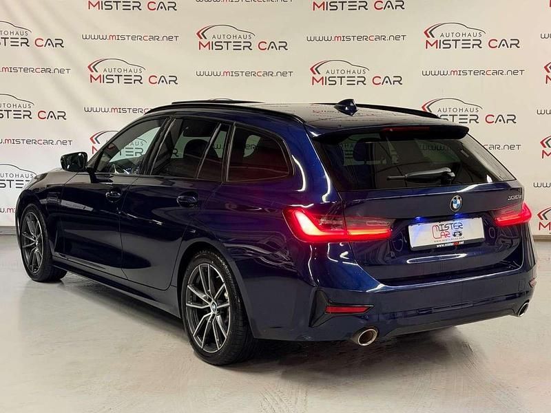 Gebraucht BMW 330e Sport Line 252 PS (185 kW) 2020 Tansanitblau Kombi