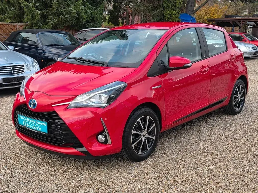 Gebraucht Toyota Yaris Team 101 PS (74 kW) 2018 Rot Limousine
