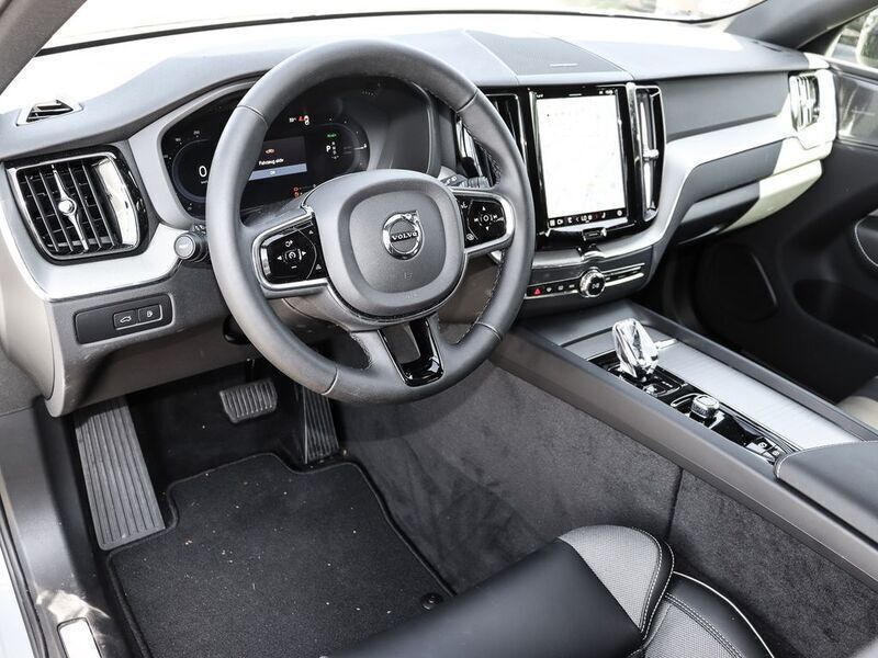 Gebraucht Volvo XC60 Plus 455 PS (334 kW) 2024 Vapour grey SUV