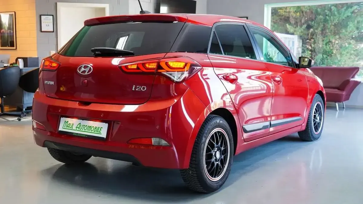Gebraucht Hyundai i20 Active 101 PS (74 kW) 2016 Red passion Kleinwagen