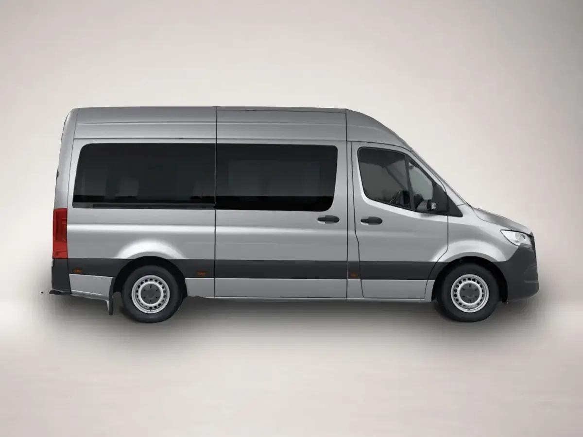 Gebraucht Mercedes Sprinter 170 PS (125 kW) 2023 Silber Van