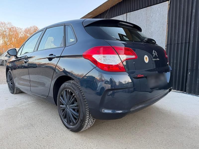 Gebraucht Citroën C4 95 PS (69 kW) 2013 Blau Kleinwagen