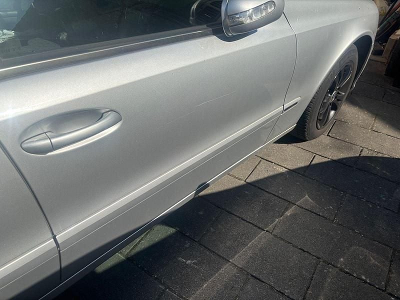 Gebraucht Mercedes E220 Classic 150 PS (110 kW) 2004 Limousine