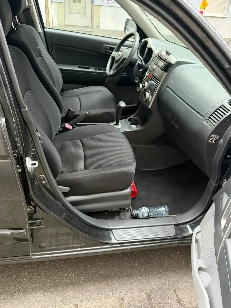 Second-hand Daihatsu Terios 105 CP (77 kW) 2007 Negru SUV