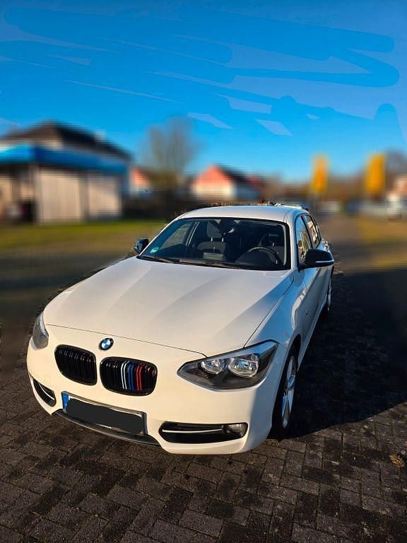Gebraucht BMW 116 Sport Line 136 PS (100 kW) 2014 Weiß Kleinwagen
