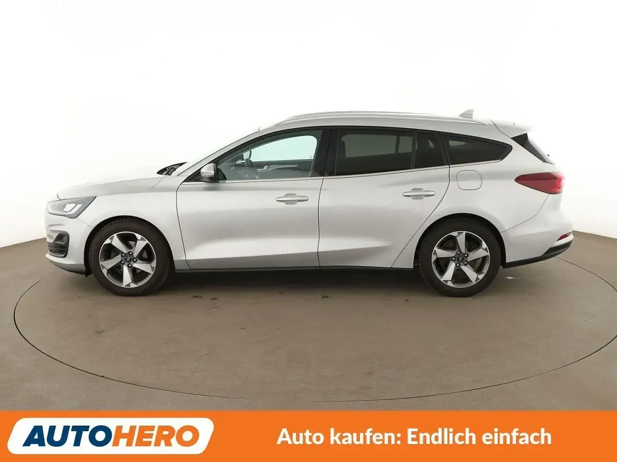 Używany Ford Focus Titanium X 120 KM (88 kW) 2022 Srebrny Kombi