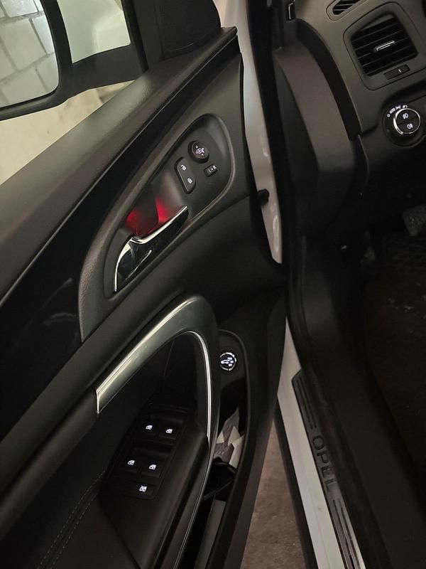 Gebraucht Opel Insignia 170 PS (125 kW) 2016 Weiß Kombi