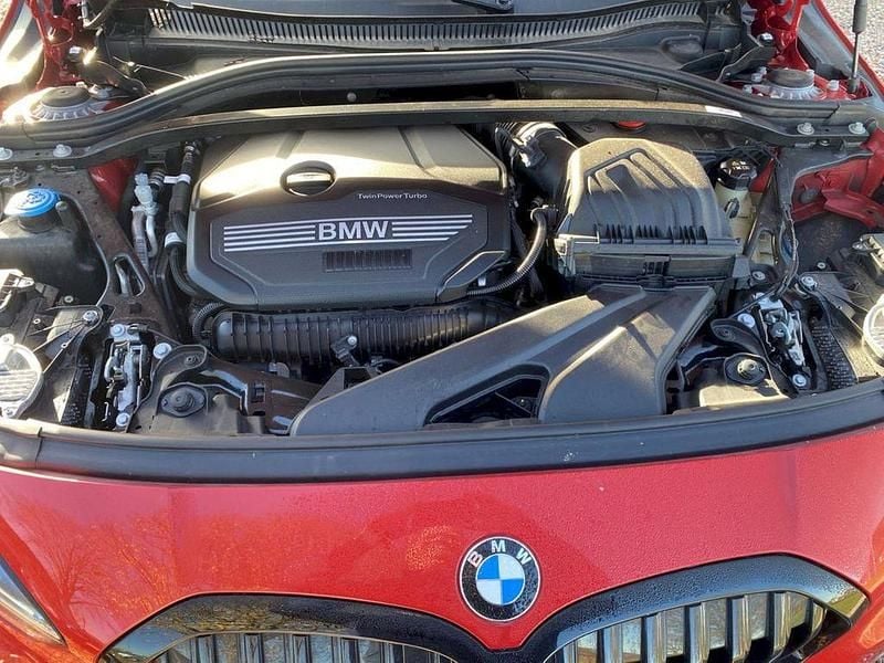 Gebraucht BMW 128 265 PS (194 kW) 2023 Rot Limousine