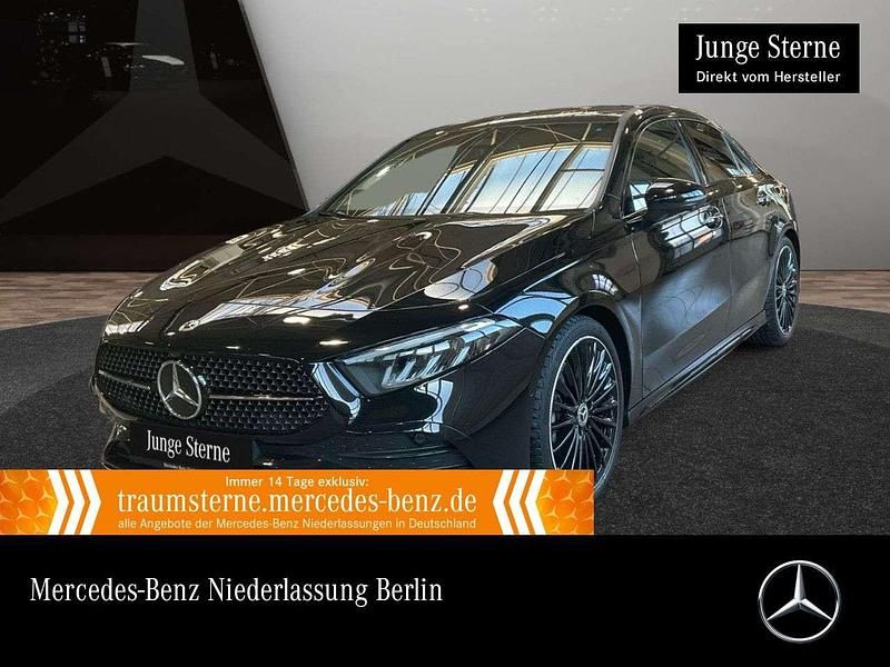 Schwarz Gebraucht 2023 Mercedes A200 Premium Limousine | 29.990 € (Fairer Preis) - Bild 1/3
