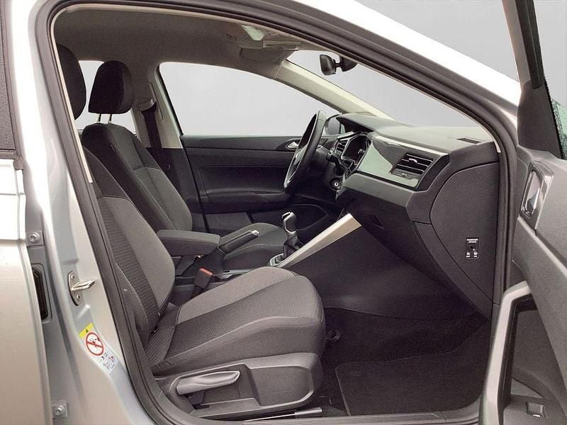 Second-hand VW Polo Life 80 CP (58 kW) 2025 Argintiu Berlinǎ
