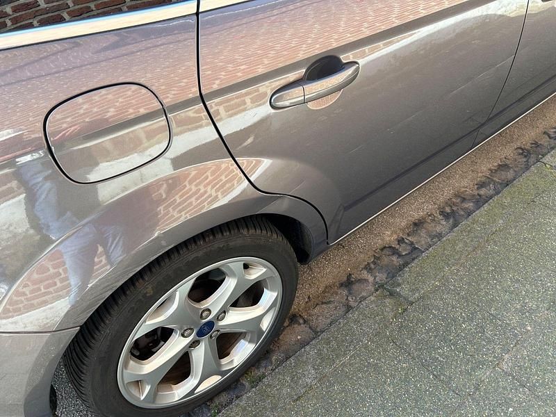 Gebraucht Ford Mondeo Trend 163 PS (119 kW) 2014 Grau Kombi