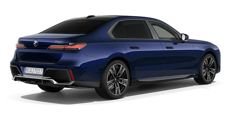 Gebraucht BMW 740 Comfort Edition 299 PS (219 kW) 2025 Blau Limousine