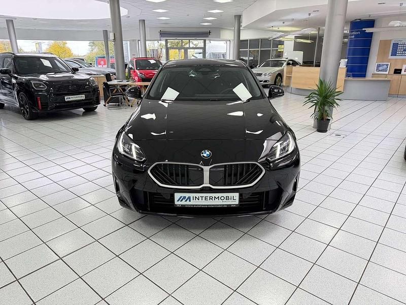 Nowe BMW 116 122 KM (89 kW) 2025 Czarny Hatchback