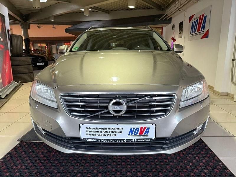 Gebraucht Volvo V70 Kinetic 114 PS (83 kW) 2013 Silber Kombi