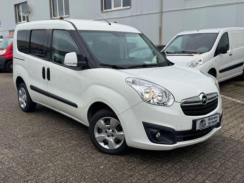 Gebraucht Opel Combo Edition 90 PS (66 kW) 2012 Weiß Van / Kleinbus