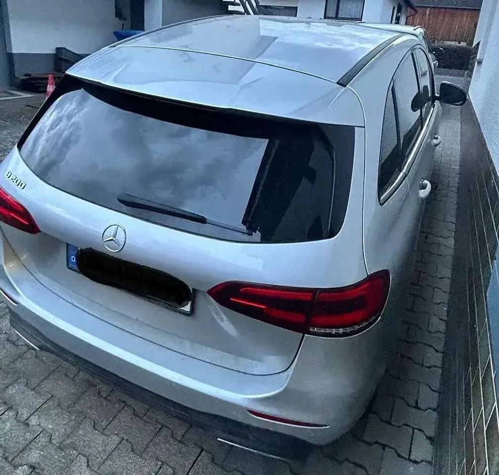 Gebraucht Mercedes B200 Progressive 163 PS (119 kW) 2020 Silber Kleinwagen