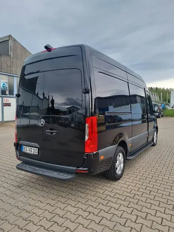 Używany Mercedes Sprinter 190 KM (139 kW) 2020 Czarny Van