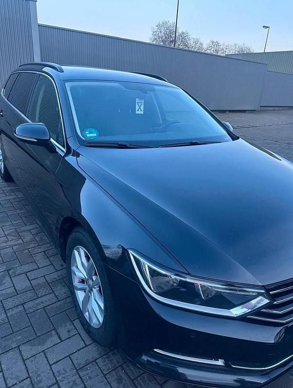 Gebraucht VW Passat 150 PS (110 kW) 2018 Schwarz Kombi