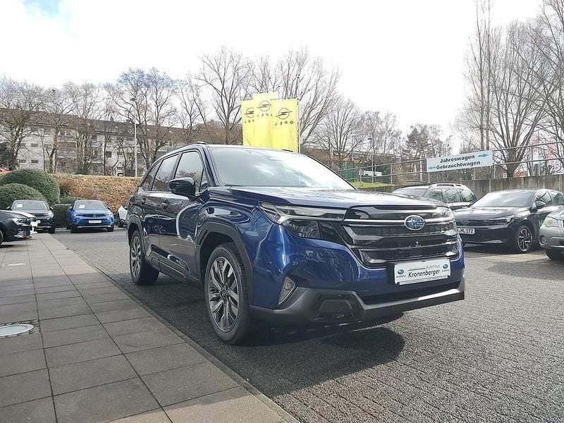 Neu Subaru Forester Platinum 136 PS (100 kW) 2026 Sapphire blue (p) SUV