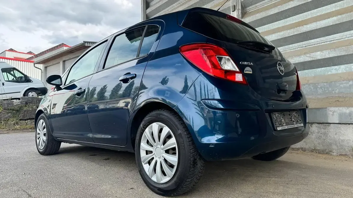 Usado Opel Corsa 90 HP (66 kW) 2014 Azul Citadino