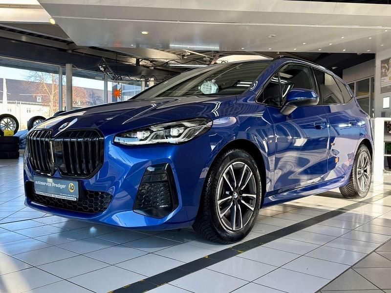 Gebraucht BMW 216 M Sport 122 PS (89 kW) 2023 Portimao blau metallic Van / Kleinbus