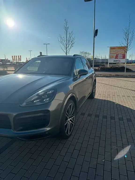 Gebraucht Porsche Cayenne 441 PS (324 kW) 2020 Grau SUV