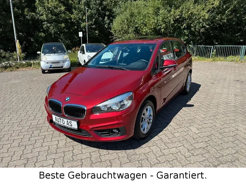 Gebraucht BMW 220 Active Tourer Advantage 192 PS (141 kW) 2016 Rot Van / Kleinbus