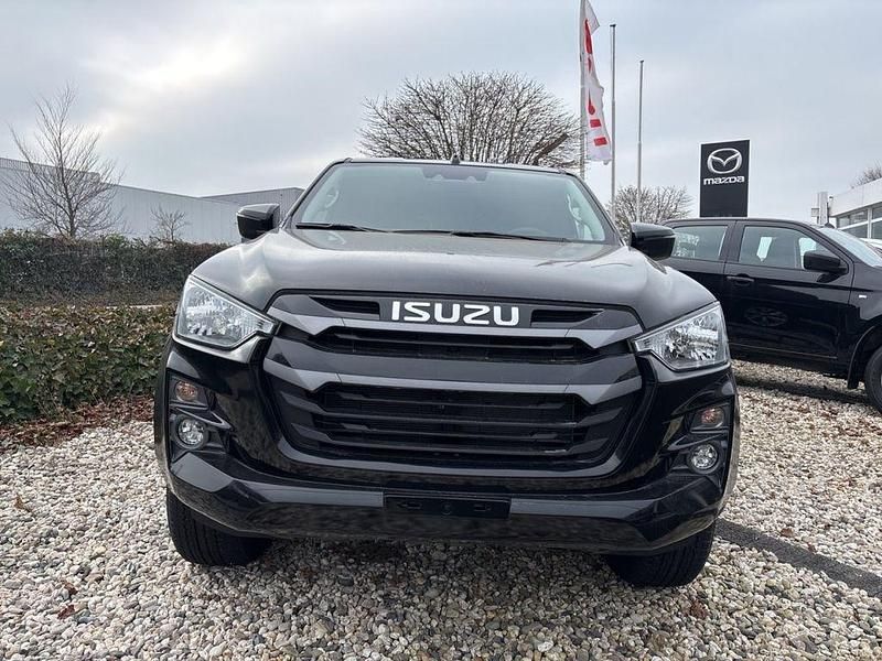 Neu Isuzu D-Max 163 PS (119 kW) 2025 Schwarz Pickup