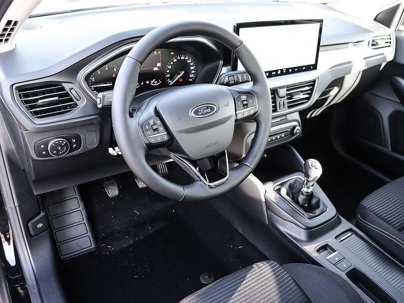 Neu Ford Focus Titanium 125 PS (91 kW) 2026 Schwarz Limousine