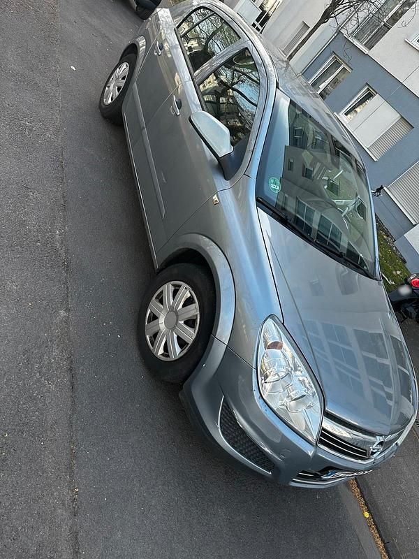 Gebraucht Opel Astra 90 PS (66 kW) 2009 Kleinwagen
