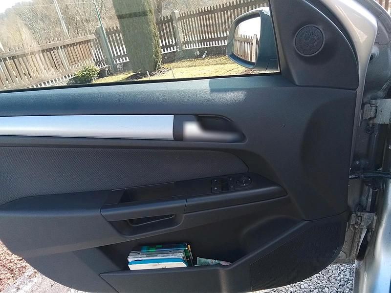 Gebraucht Opel Astra 90 PS (66 kW) 2005 Silber Limousine