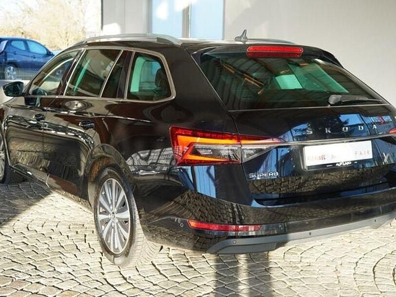 Gebraucht Skoda Superb Premium Edition 200 PS (147 kW) 2022 Schwarz Kombi