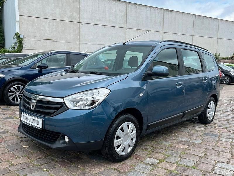 Blau Gebraucht 2014 Dacia Lodgy Lauréate Van / Kleinbus | 5.980 € (Fairer Preis) - Bild 1/4
