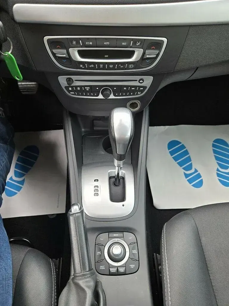 Gebraucht Renault Fluence 69 kW (95 PS) 2012 Weiß Limousine