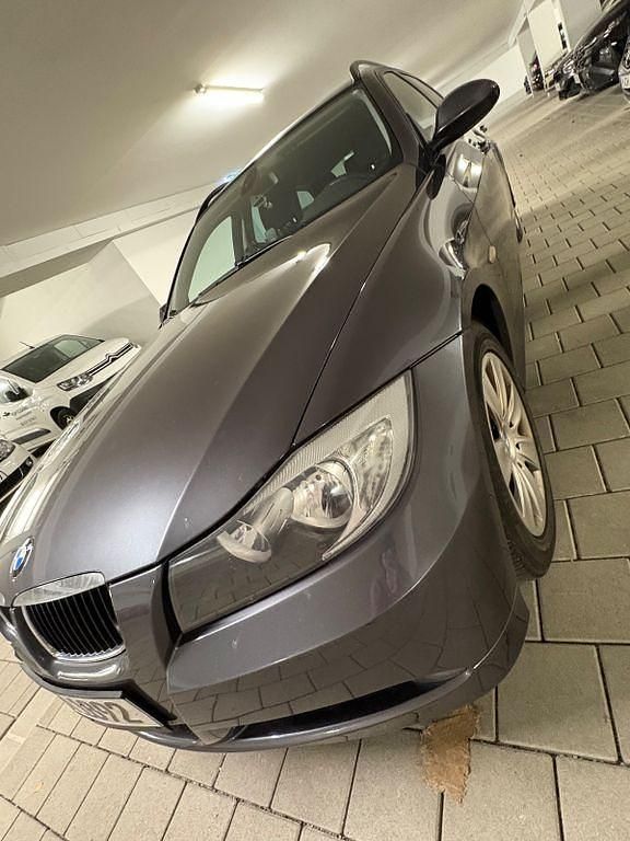 Grau Gebraucht 2008 BMW 318 Kombi | 2.000 € (Superpreis) - Bild 1/4