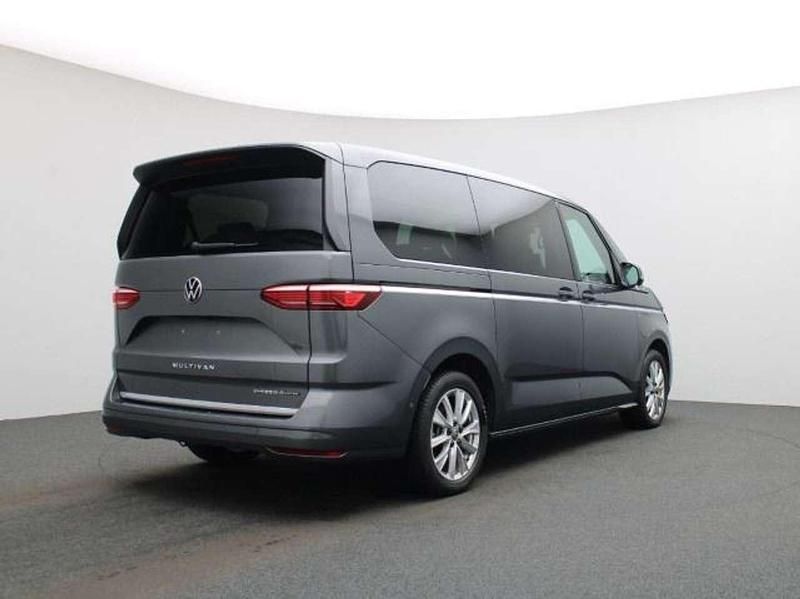 Gebraucht VW Multivan Style 245 PS (180 kW) 2025 Grau Van