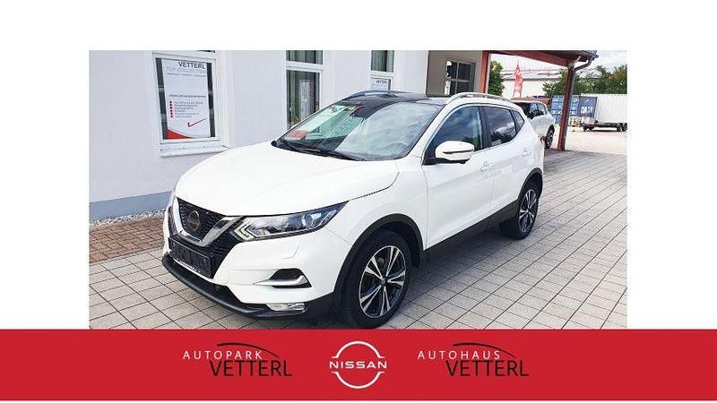 Weiß Gebraucht 2018 Nissan Qashqai N-Connecta SUV | 11.900 € (Guter Preis) - Bild 1/4