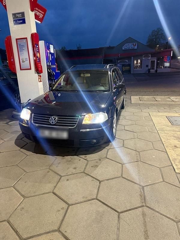 Schwarz Gebraucht 2003 VW Passat Highline Kombi | 1.500 € (Guter Preis) - Bild 1/3