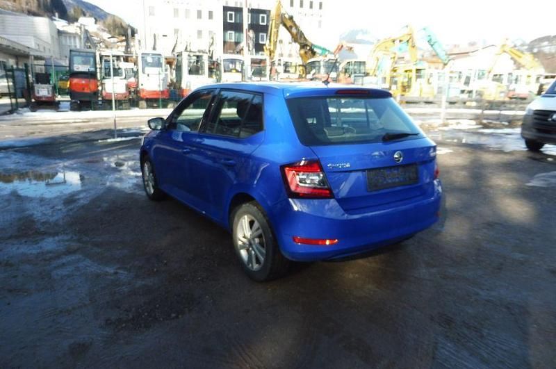 Gebraucht Skoda Fabia Ambition 95 PS (69 kW) 2019 Blau Limousine