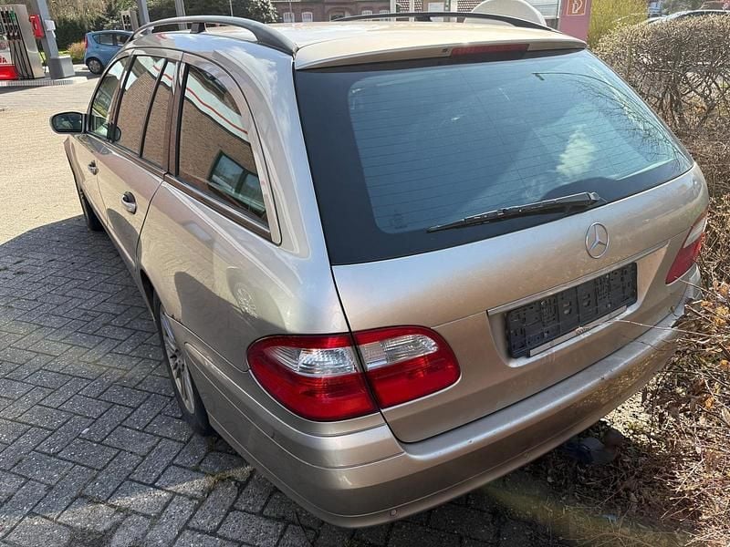 Gebraucht Mercedes E220 150 PS (110 kW) 2004 Beige Kombi