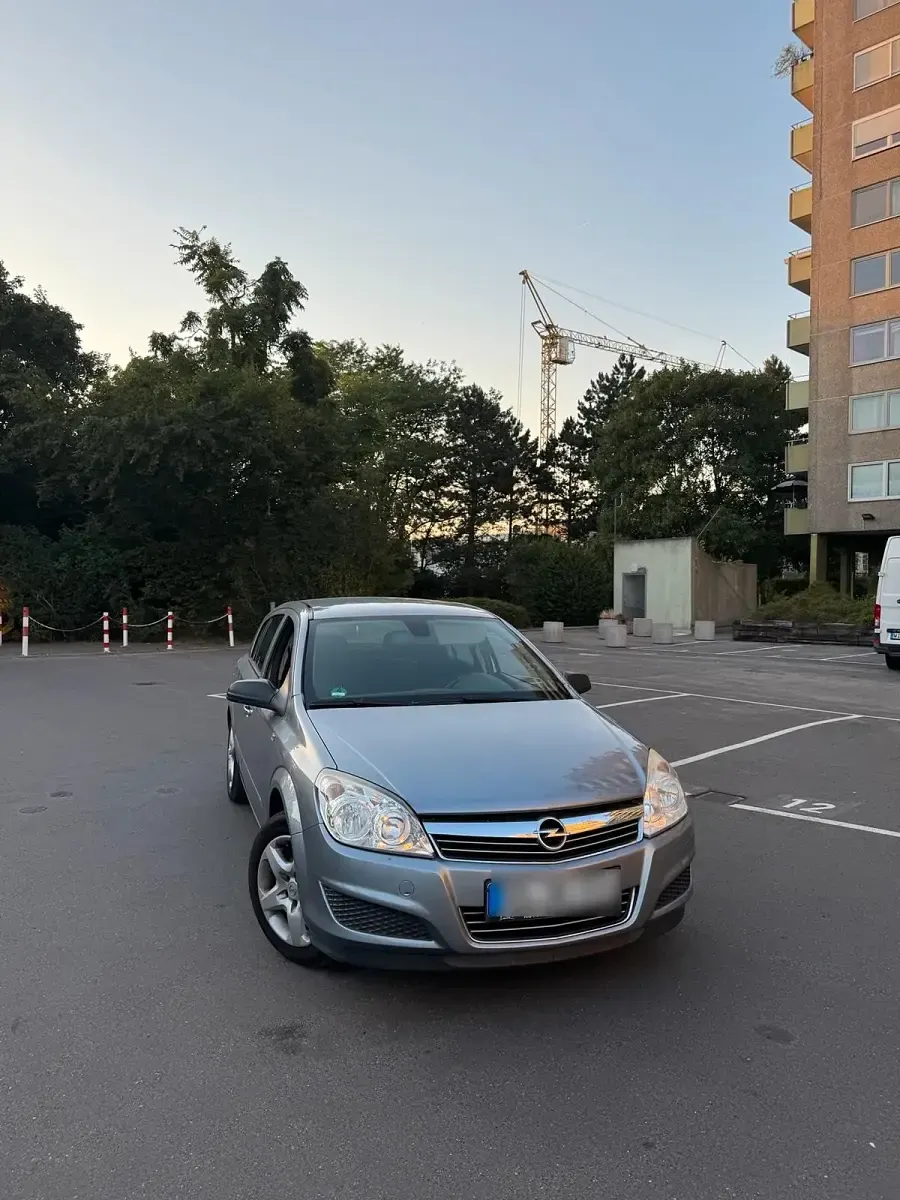 Gebraucht Opel Astra 90 PS (66 kW) 2008 Blau Kleinwagen
