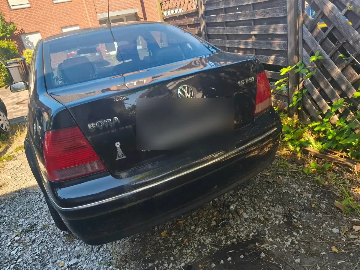 Gebraucht VW Bora 101 PS (74 kW) 2002 Schwarz Limousine