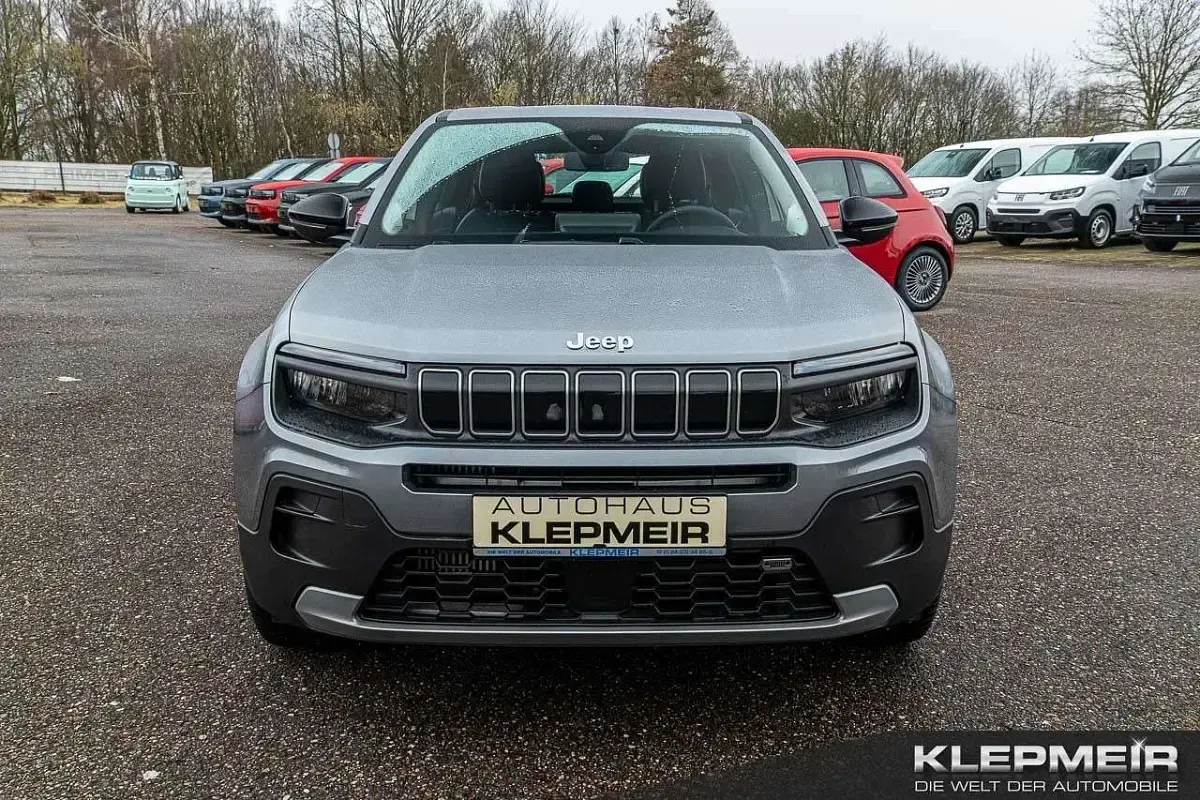 Gebraucht Jeep Avenger Limited 101 PS (74 kW) 2024 Grau met. SUV